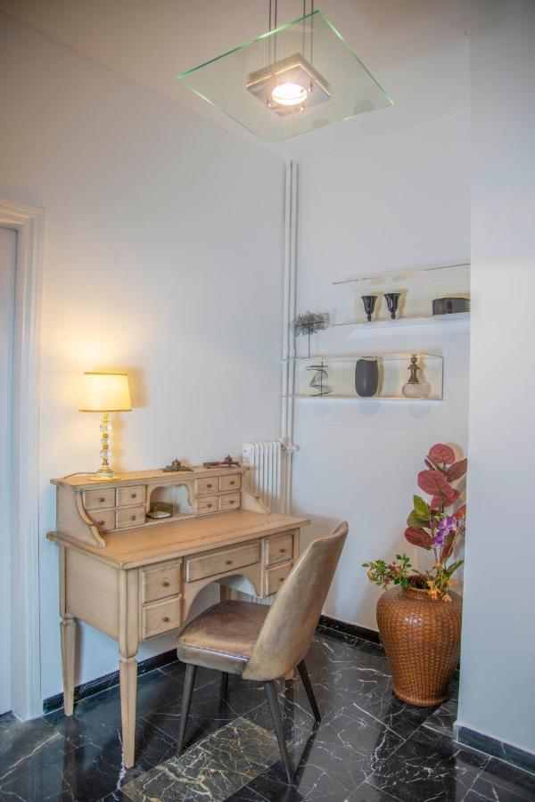 Konstantinos Stylish Brand New Apt In The Heart Of Athen Eksteriør bilde